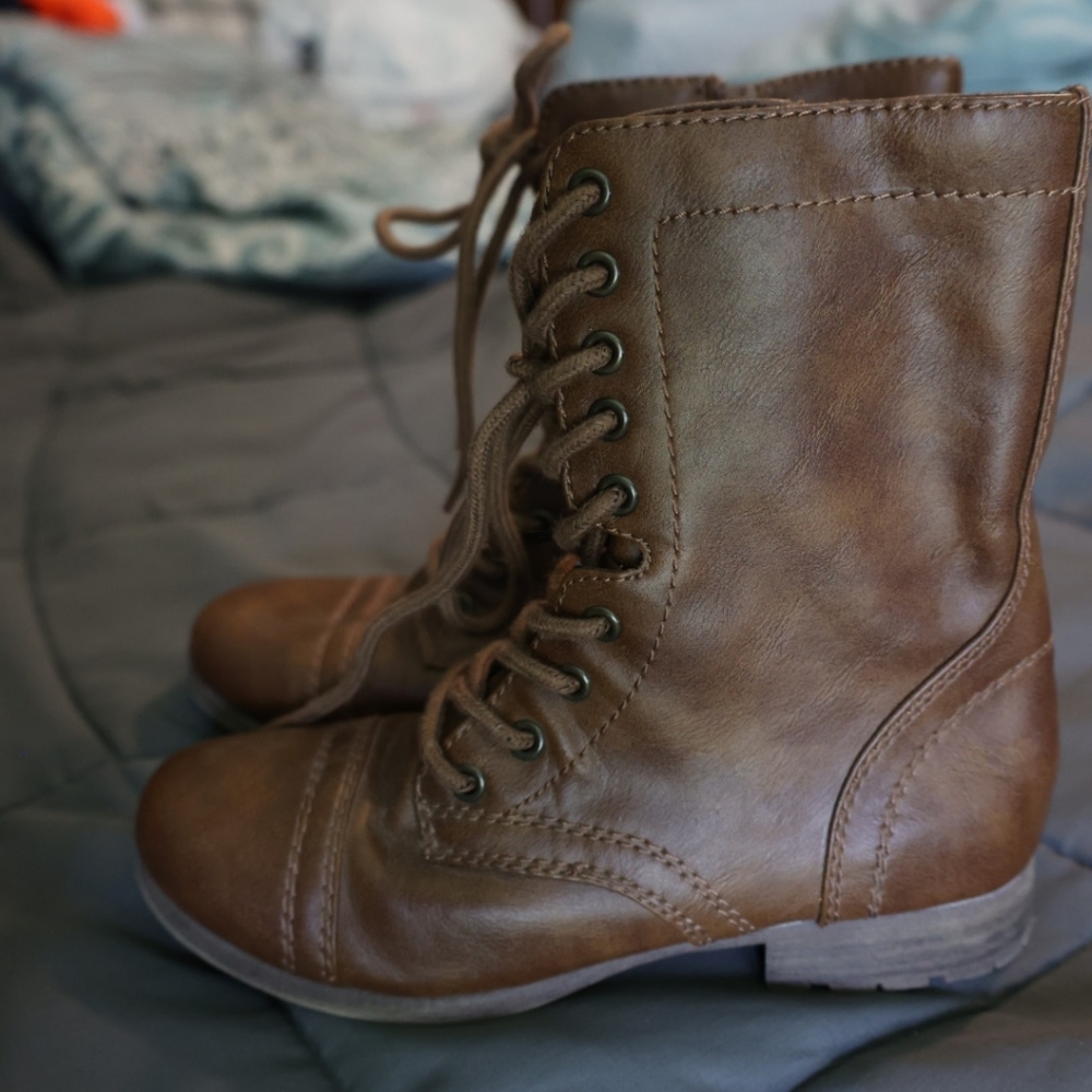 Girl's Time and Tru Lace Up Brown Boots EUC Size 6